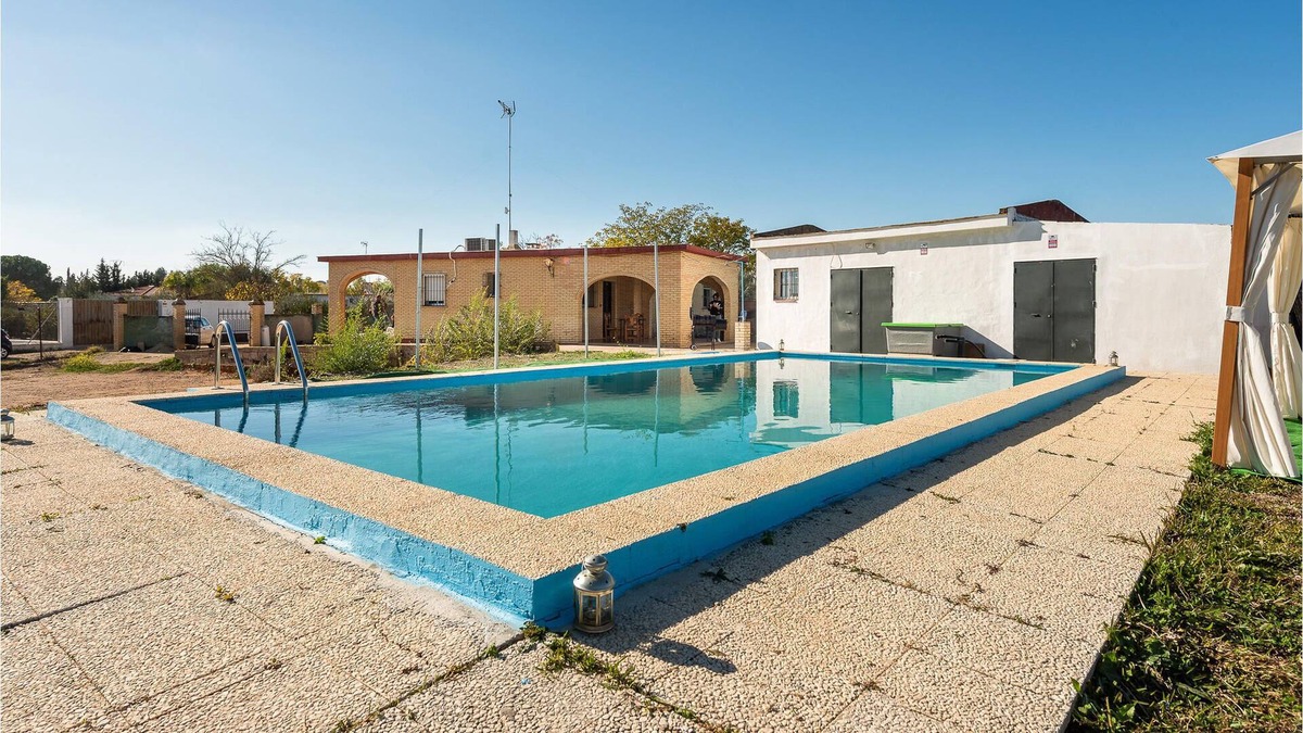 Sanlucar la Mayor House | Comfortable vacation home west of Seville on the Rio Guadiamar.