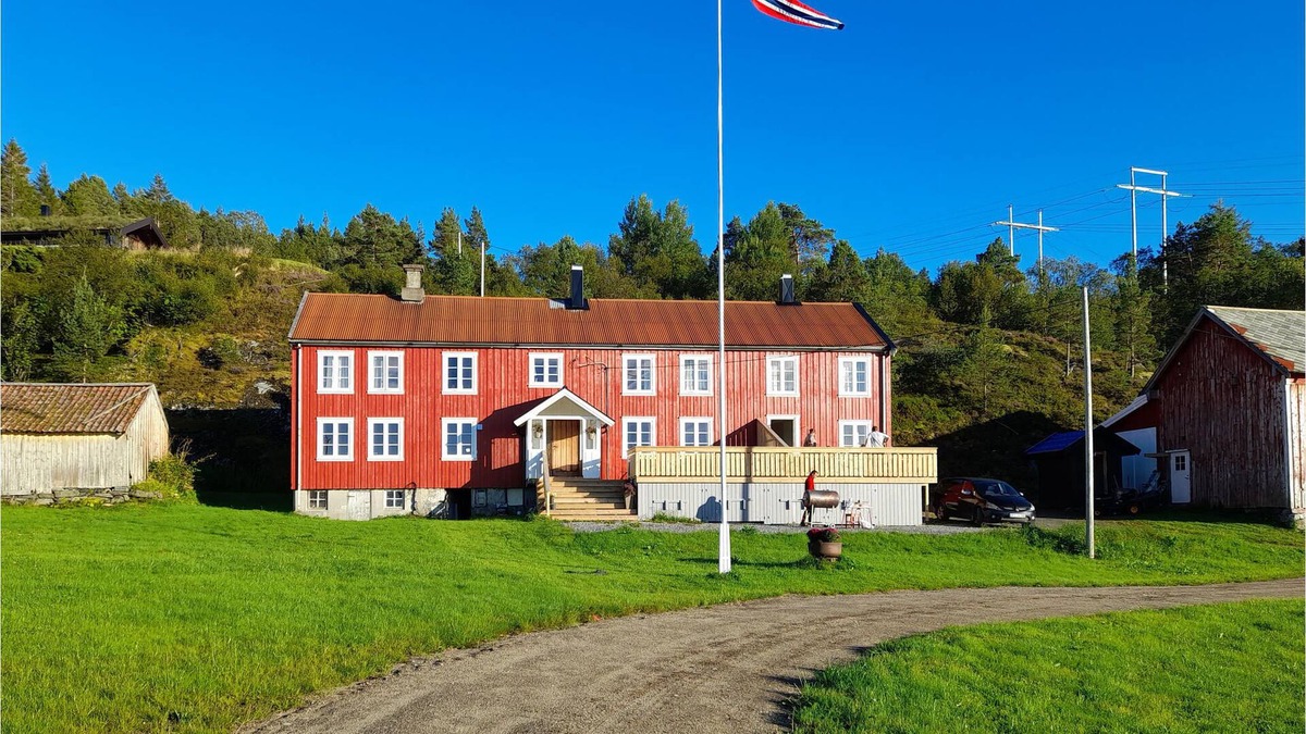 Frei Apartment | Comfortable vacation apartment with a view of the water.