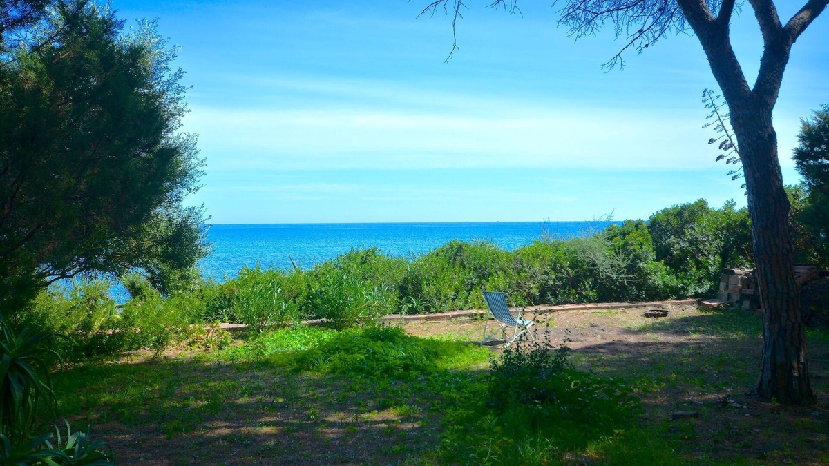 Sas Linnas Siccas Villa | Comfortable Vacation Home “67 Villa con Splendida Vista Mare” on the Sea with Sea View, Balcony, Garden & Terrace; Parking Available
