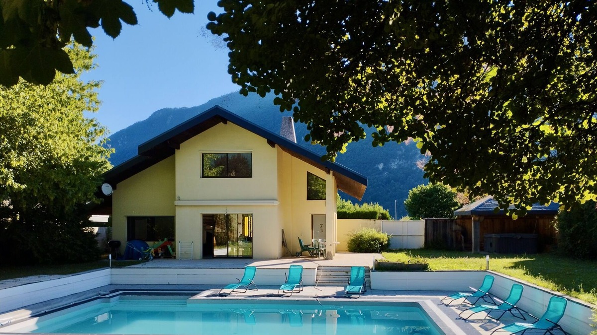 Doussard Villa | Comfortable villa near lake, swimming pool and jacuzzi