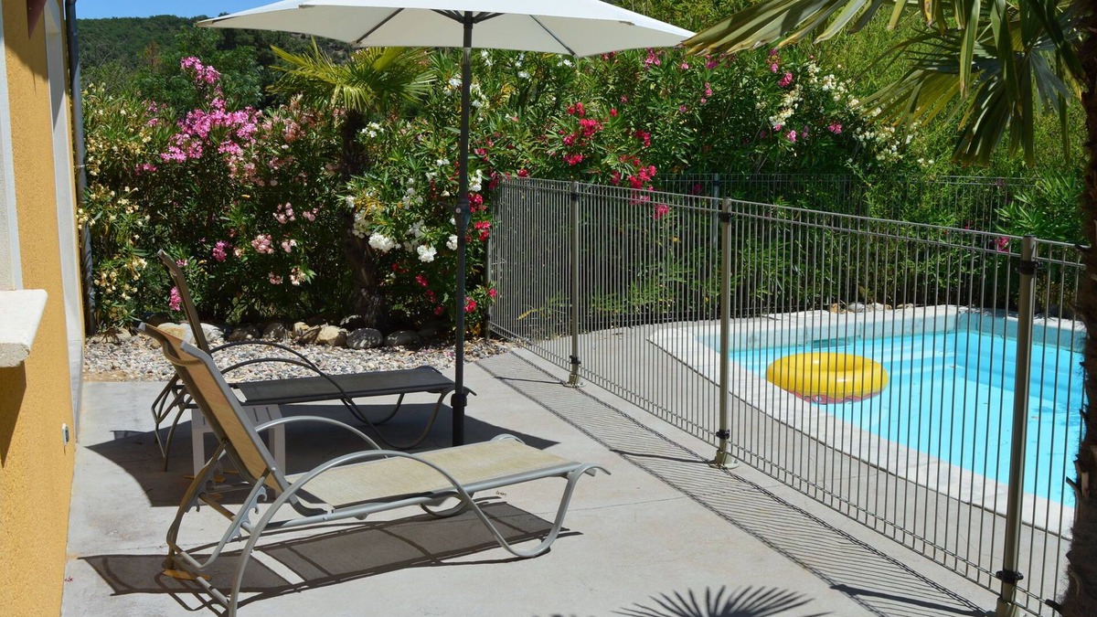 Sampzon Villa | Comfortable villa with private swimming pool and close to the Ardèche River