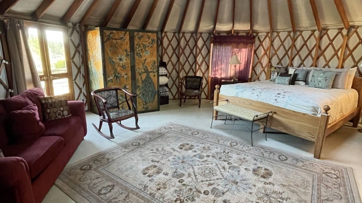 Adelma Beach Cabin | Comfortable Yurt