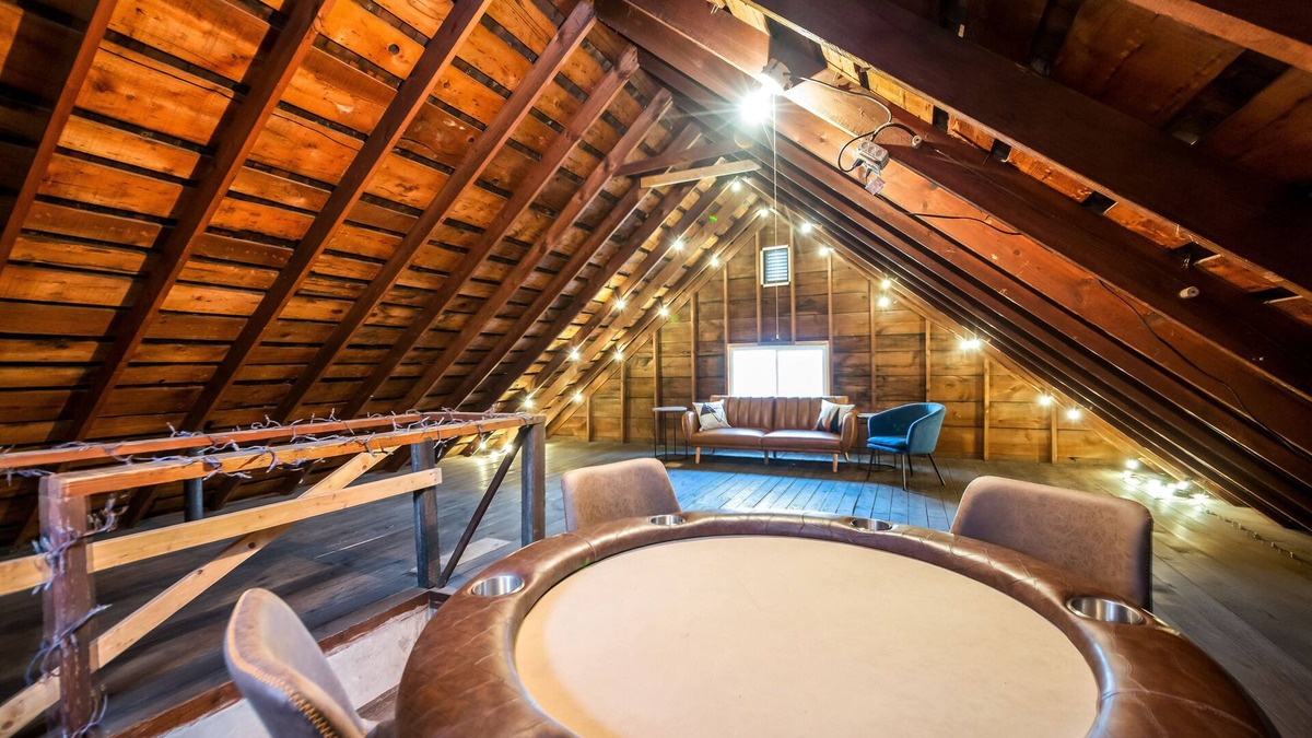 Lansing House | Comfortably Composed