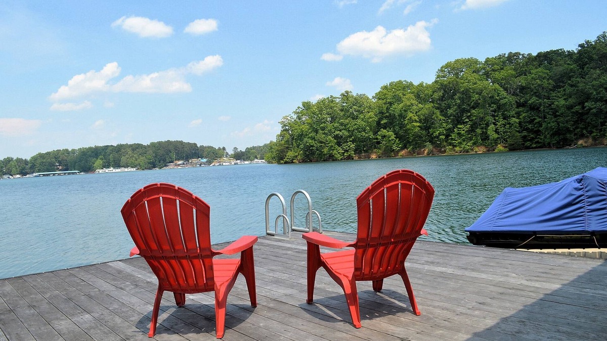 Normandy Shores House | Comfortably Designed Lake Keowee Waterfront, Minutes to Clemson- In Seneca