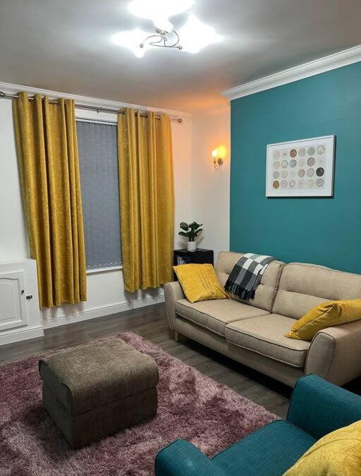 Bolton Apartment | Comfortably furnished 2 bedroom home in Bolton