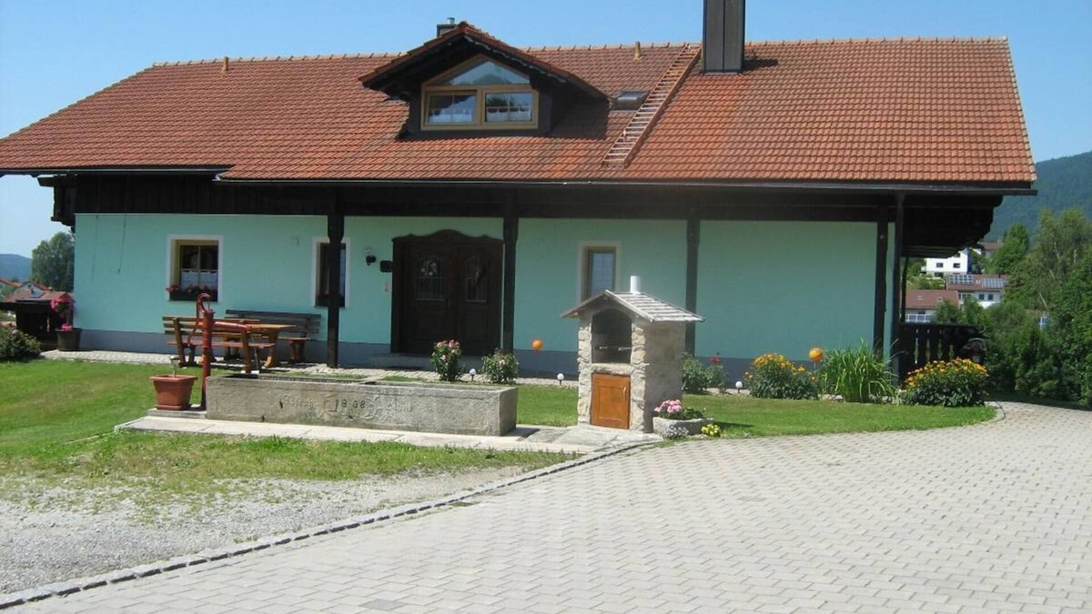 Arnbruck Apartment | Comfortably furnished vacation apartment with panoramic views