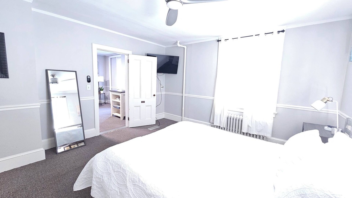 Historic Hill Apartment | Comfy 1 Bedroom near downtown