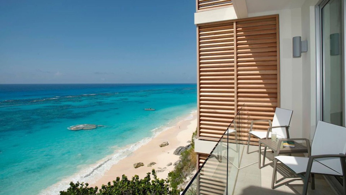 Paget House | Comfy 2 Bed Suite with Terrace & Oceanfront Views