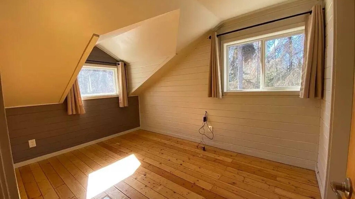 Kenai Peninsula House | Comfy 2br Furnished home w big deck! 1 acre RV Parking w power. Sleeps 7