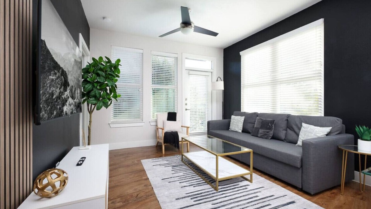 Downtown San Antonio Apartment | Comfy 2BR-Southtown Near Rvrwalk, Dome & Conv