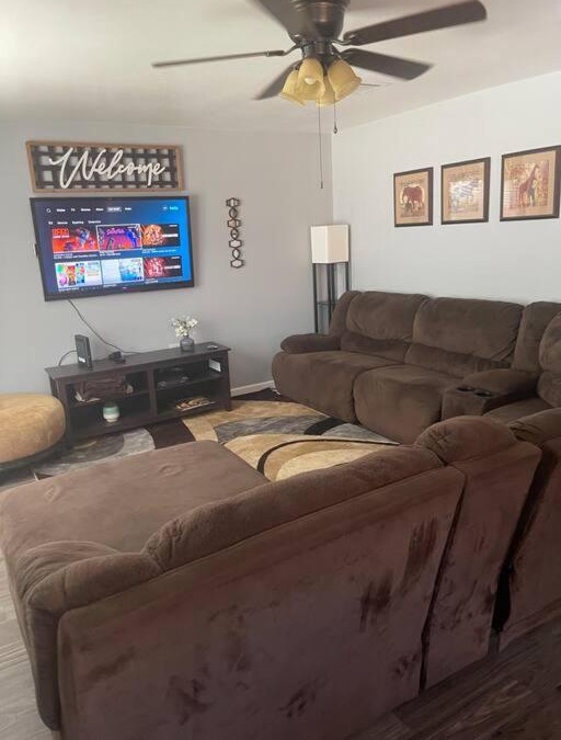 Pecan Tree - McCullough House | Comfy 3 Bed 2 Bath EZ Access To Santa's Wonderland