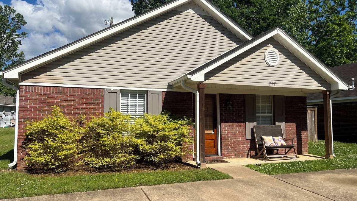 Oxford Condo | Comfy 3-bedroom condo mere minutes from Ole Miss, the Square, & mTrade Park