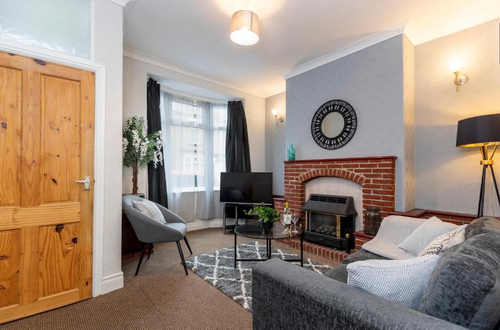 Darlington Apartment | Comfy and homely ideal for families and contractors hosted by Our Home Short Stays fast WiFi and crisp white hotel standard linen