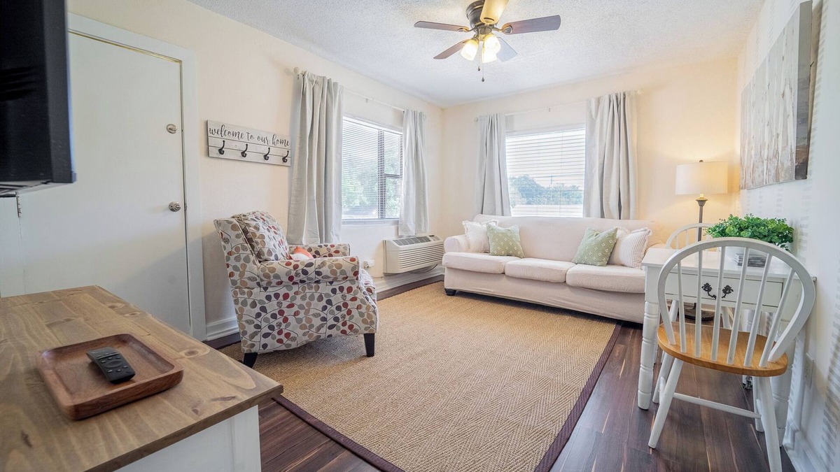 Mobile Apartment | Comfy and Relaxed 2-Bedroom Loft in Midtown