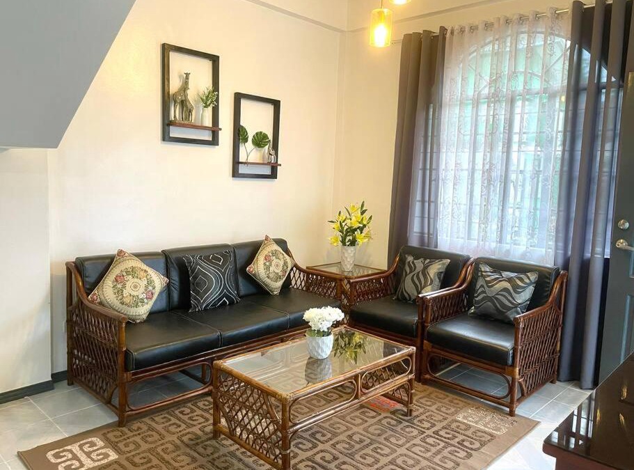 Taculing Apartment | Comfy and Relaxing 2-storey House in Bacolod City