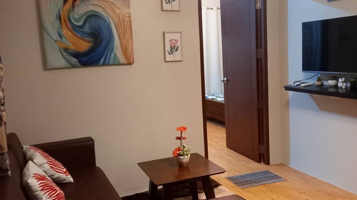 Lahug Condo | Comfy Apartment w/AC+Gym+Balcony+ Pool+Fast Wifi