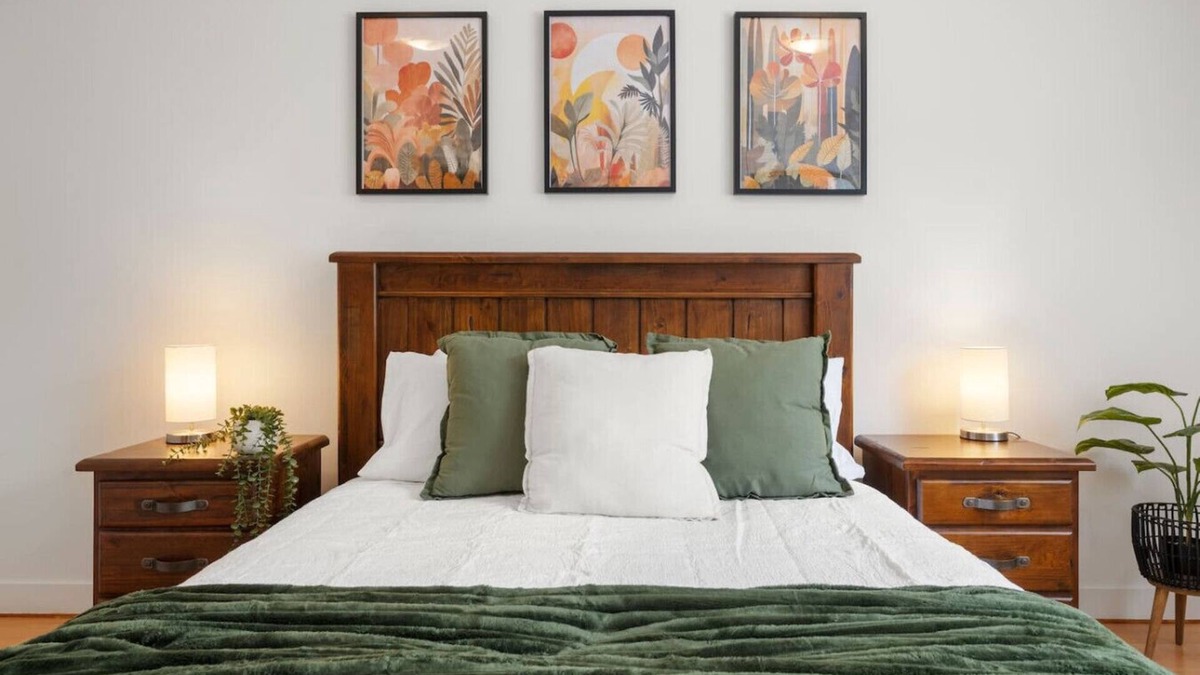 Box Hill Apartment | Comfy Box Hill Unit: Near Station + Restaurants!
