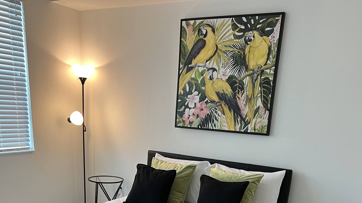 SilverLakes Condo | Comfy Chic Town Home