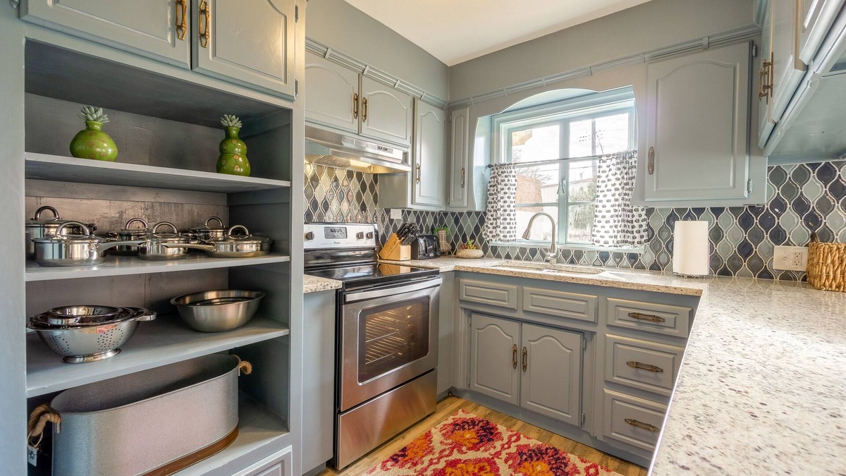 Central Oklahoma City House | Comfy Colonial - up to 15 ppl, 5 mins to Plaza District or State Fair