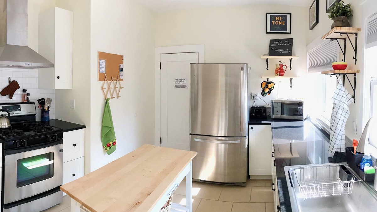 Santa Ana House | Comfy & Convenient - Well-equipped Kitchen - Pet friendly