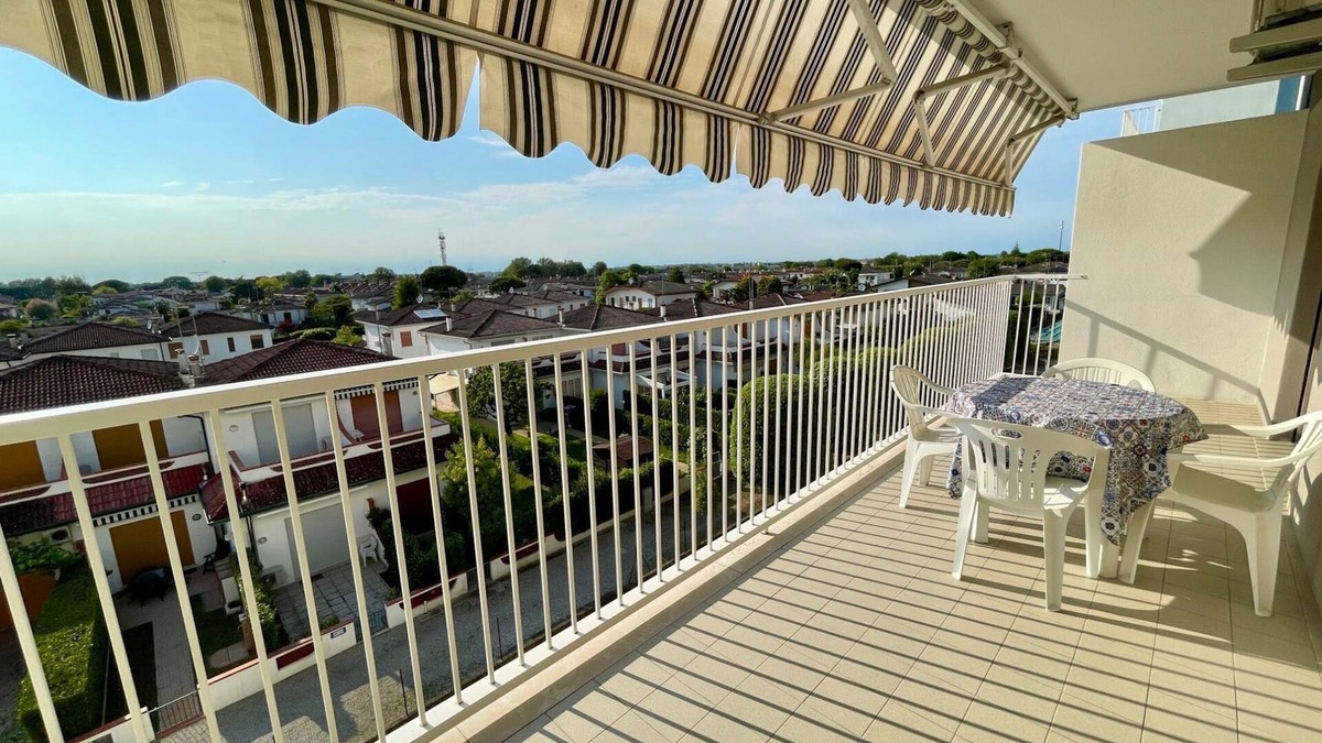 Porto Santa Margherita Apartment | Comfy flat with terrace 250mt from the sea
