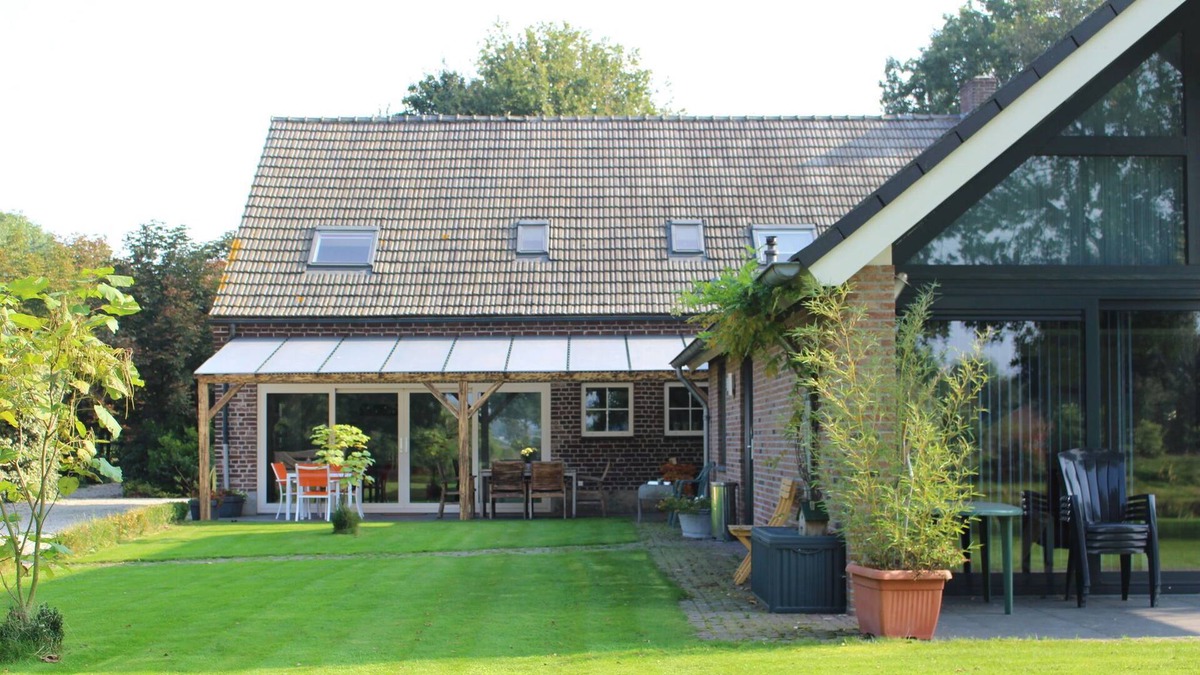 Siebengewald House | Comfy Holiday Home in Siebengewald with Sauna, bubble bath