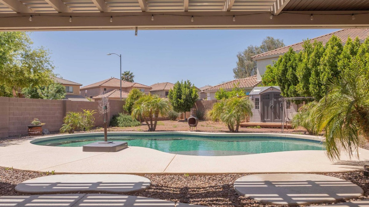 Bell West Ranch House | Comfy House, Private Backyard w/Pool, BBQ, Citrus