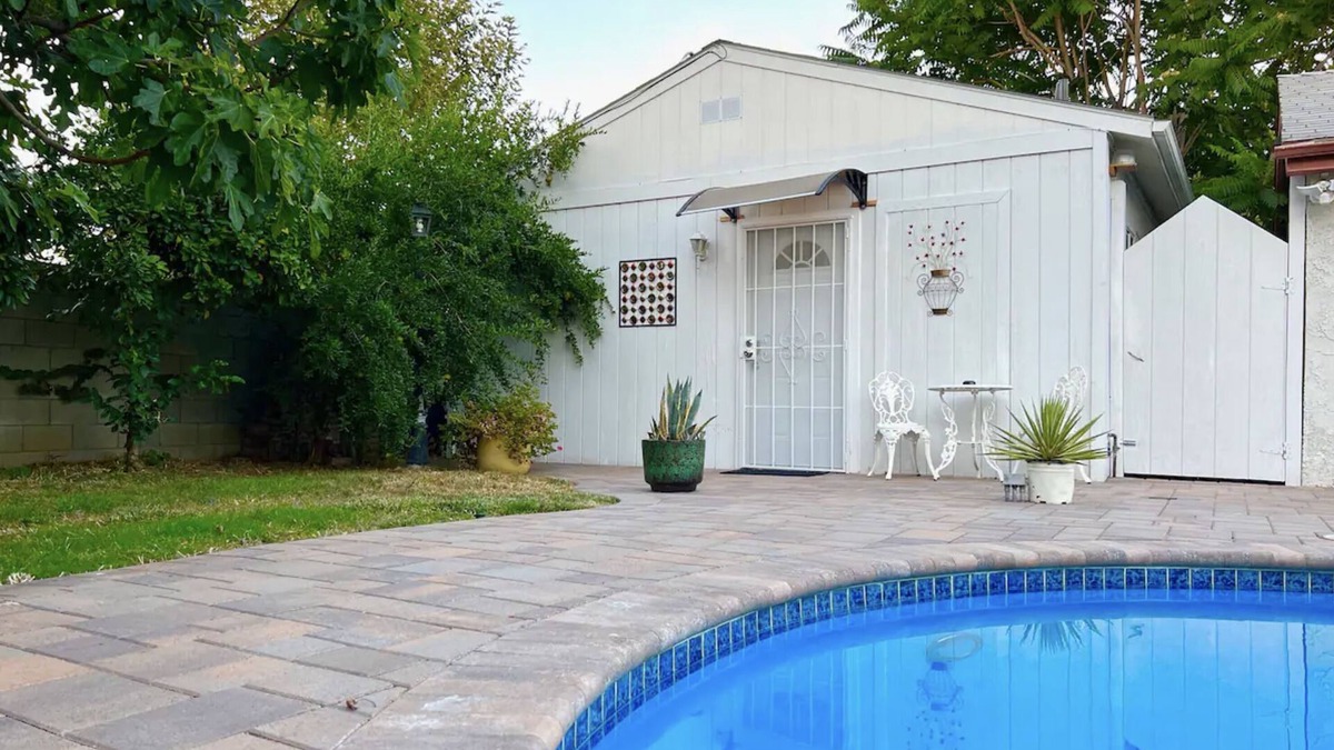 Winnetka Apartment | Comfy & Inviting Poolside Casita w/Laundry & Fruit Trees