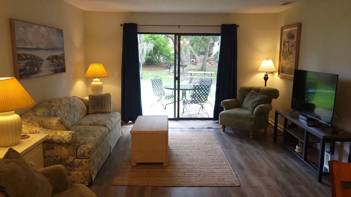 Hilton Head Island Villa | Comfy Island House Villa - Just a Walk to the Beach & Coligny