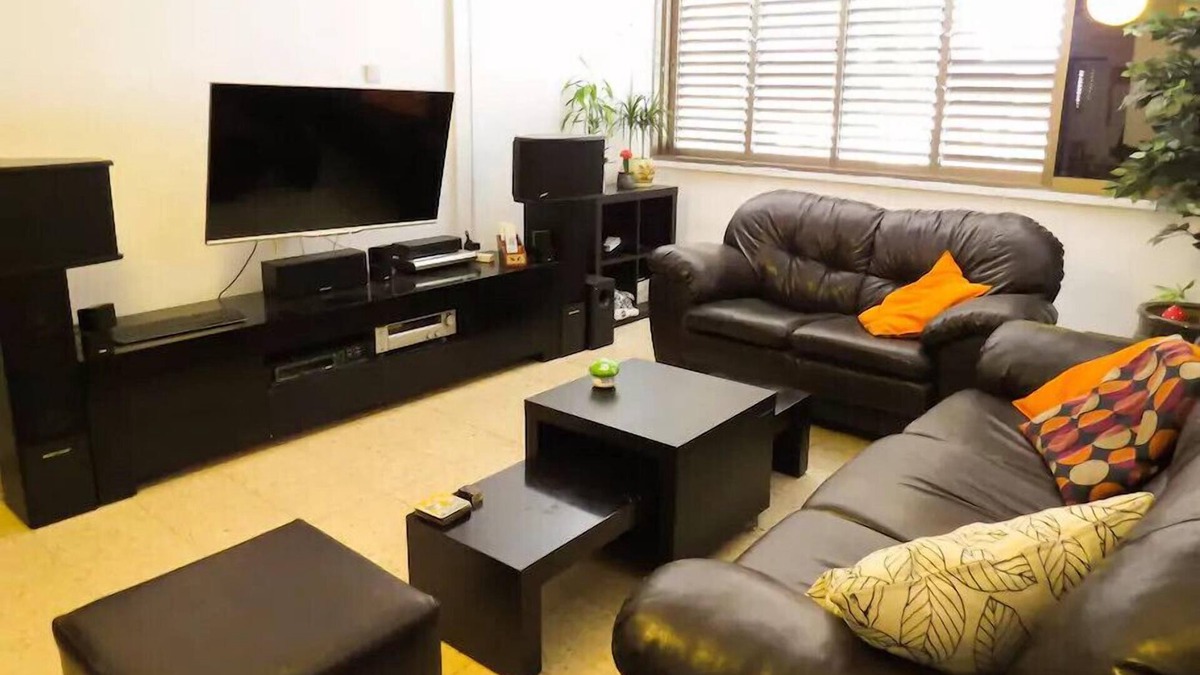 Herzliya Apartment | Comfy Living in Central Herzliya