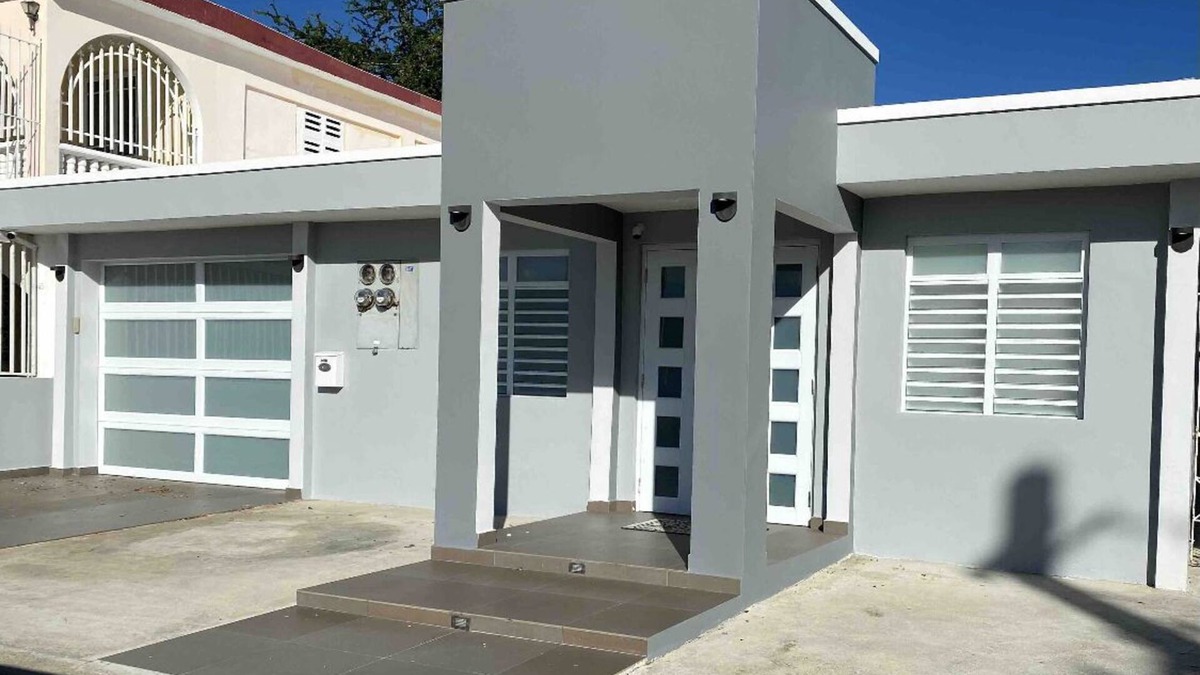 Sabana Abajo House | Comfy modern house near airport & beach