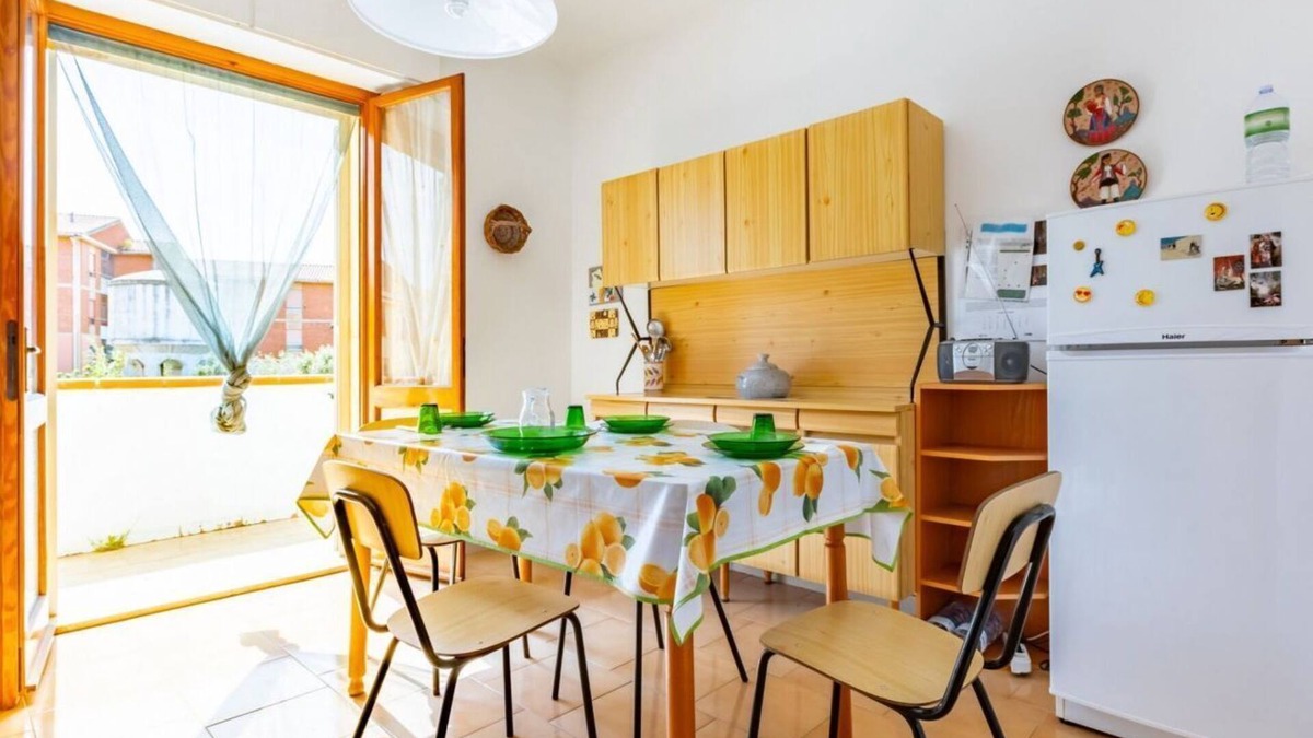 Gonnesa Apartment | Comfy Old Fashion Apartment with Balcony