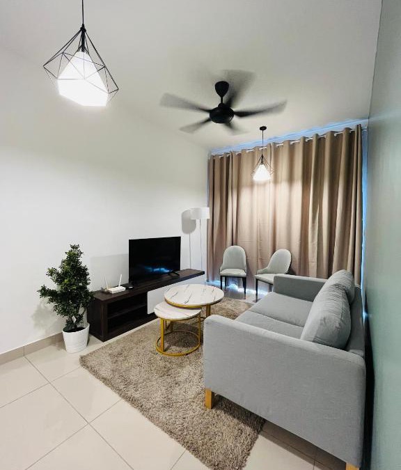 Kajang Apartment | COMFY SKY SUITE Free Wifi & Netflix