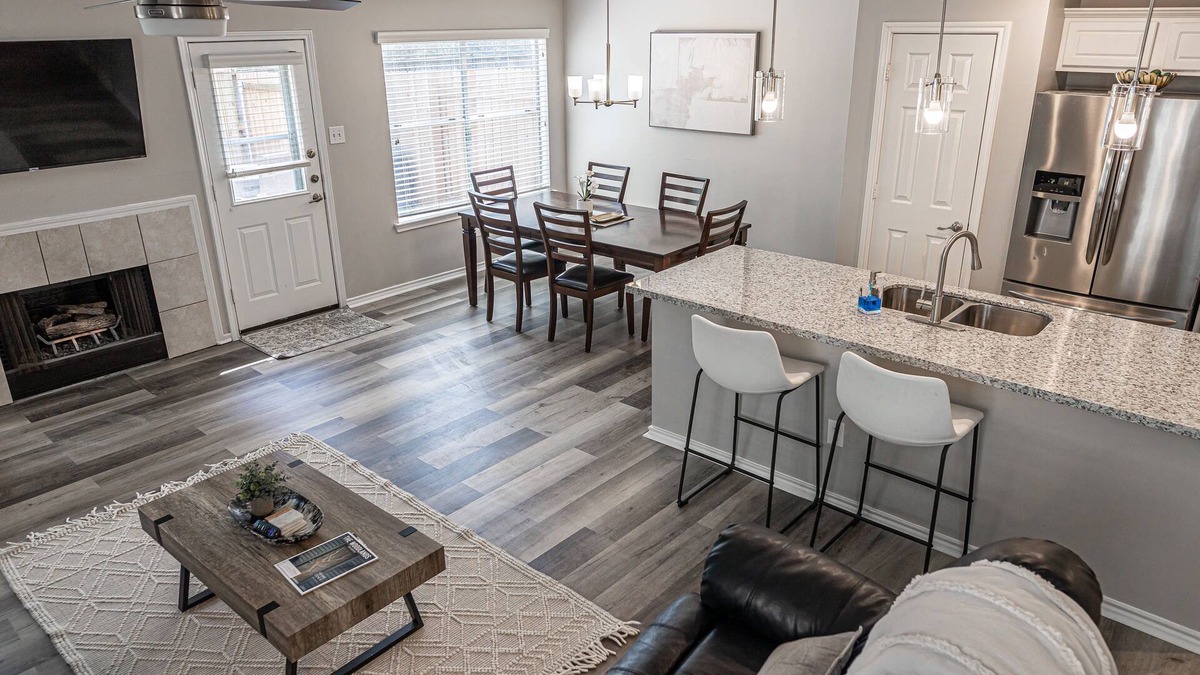 Alden Bridge House | 💎 Comfy Three Bedroom Condo 💎