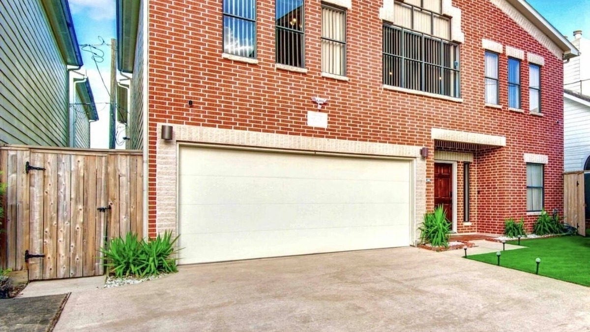 Willow Meadows/Willowbend Area House | Comfy Townhouse near NRG/Med Center/Galleria