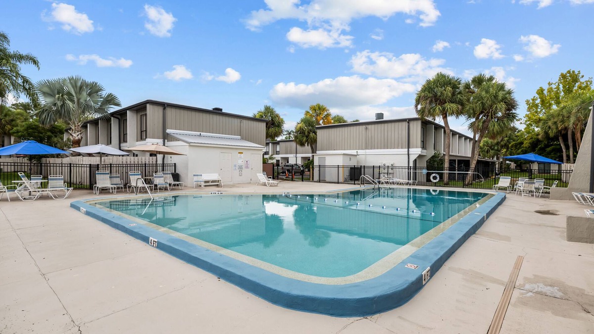South Gate Ridge Condo | Comfy Two-Story Seahorse Haven Beach Condo