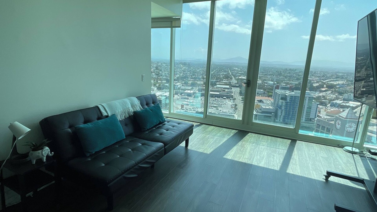 San Diego Apartment | Comic Con! Luxury Views Steps from Gaslamp Quarter Petco Park