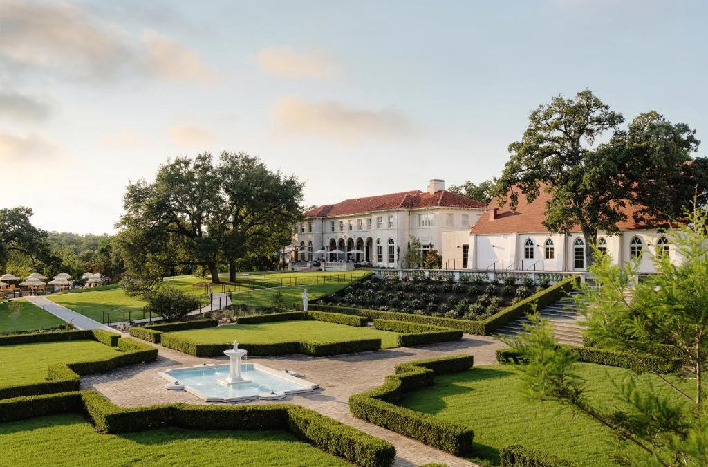 Hancock Hotel | Commodore Perry Estate, Auberge Collection