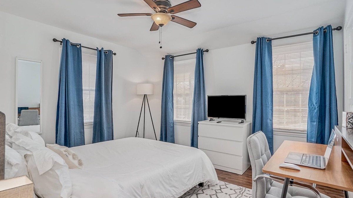 Jefferson Manor House | ☆Commuter's Cottage | Old Town | Kid + Pet Friendly☆