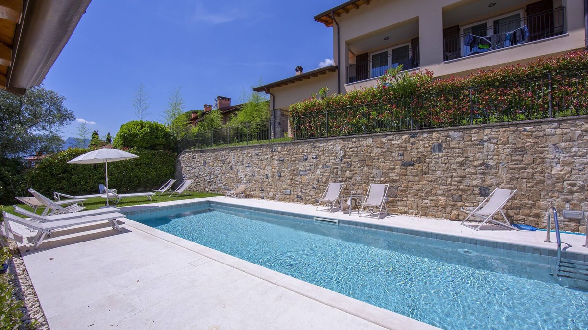 Azzano Apartment | Como Lake Modern Apartment Ulivi, Tremezzina (Mezzegra), Italy