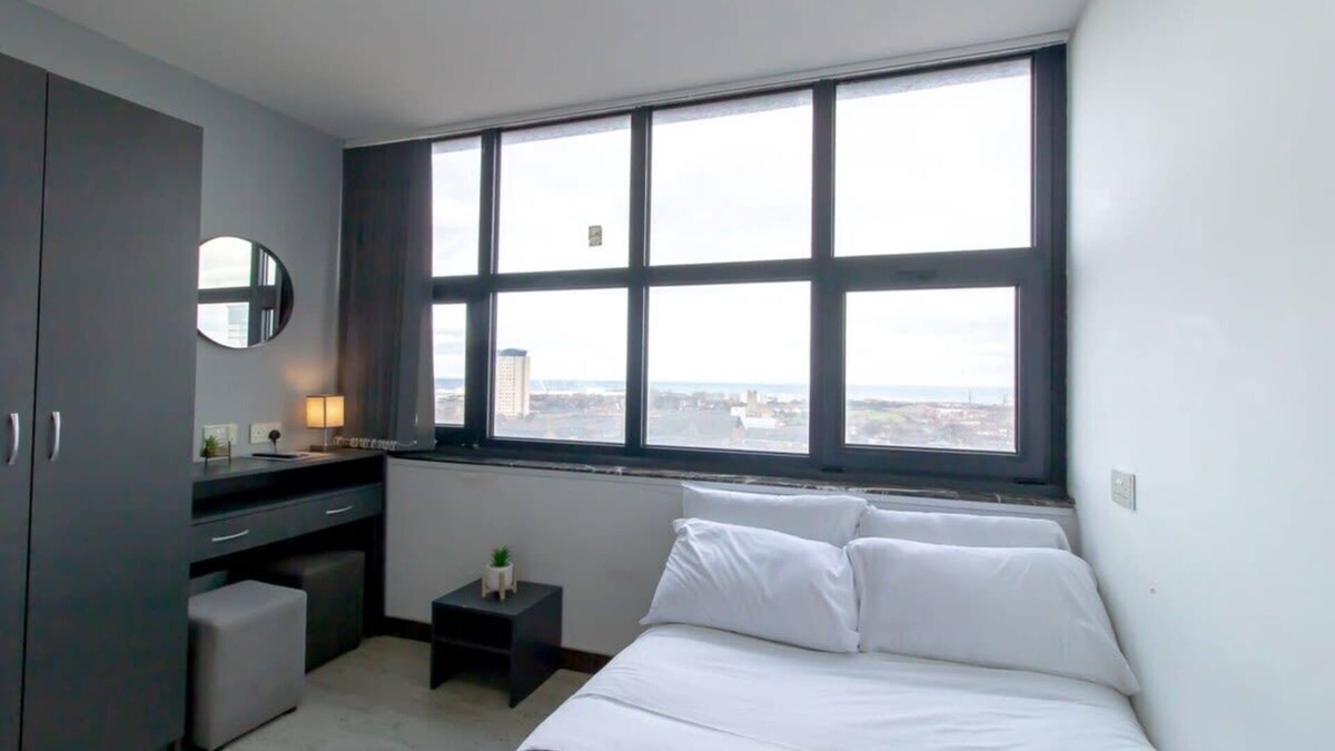Sunderland City Centre Apartment | Compact Budget Sunderland Studio with Lovely Views