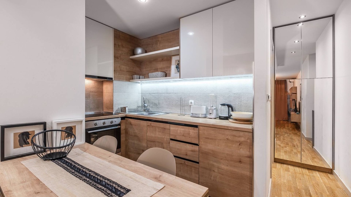 Rozino Apartment | Compact, Central Studio 5 min to Beach in Budva