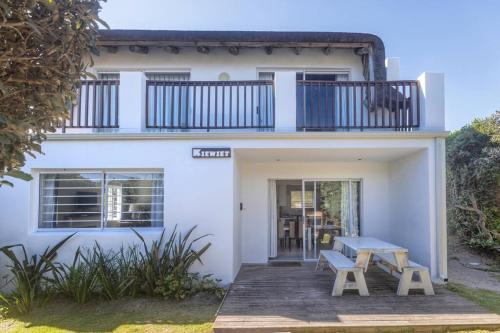 Cape Saint Francis House | Compact & Comfortable in the Cape St Francis Resort