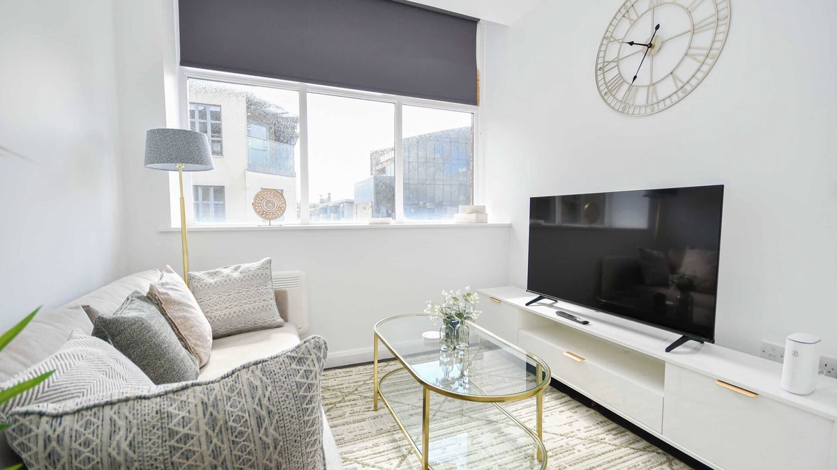 Eastleigh Apartment | Compact & Convenient Apartment in Bradford