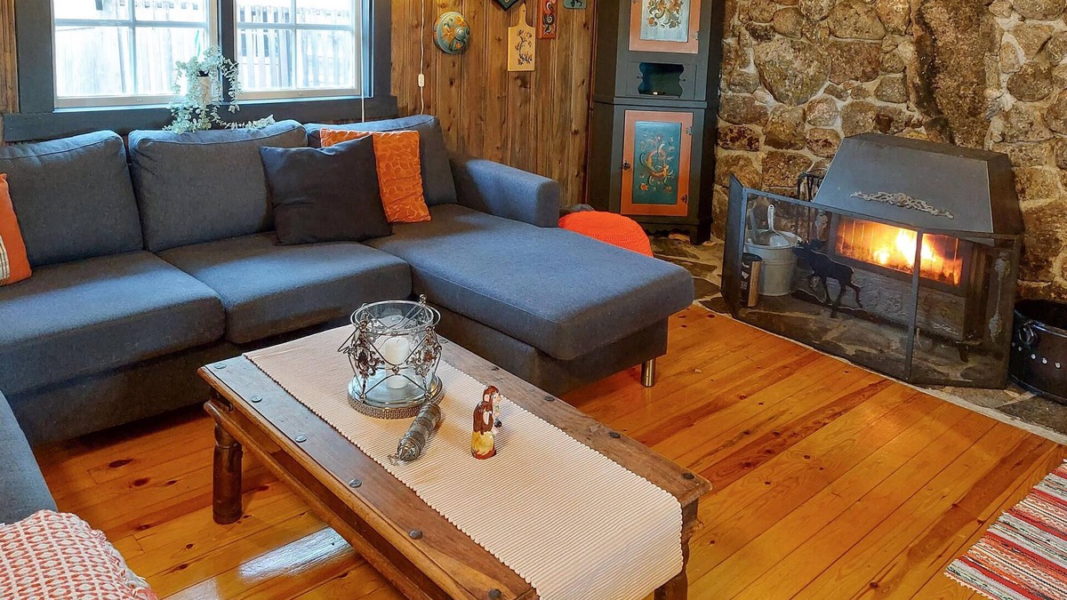 Evje House | Compact cottage on a beautiful plot and sunny location.