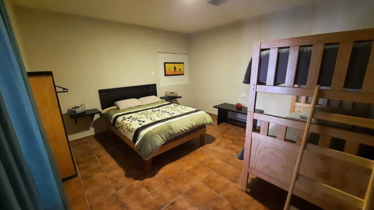 Downtown Queretaro Apartment | Comparte Espacio con 7 Amigos! A 15 min en Auto de Lugares Historicos