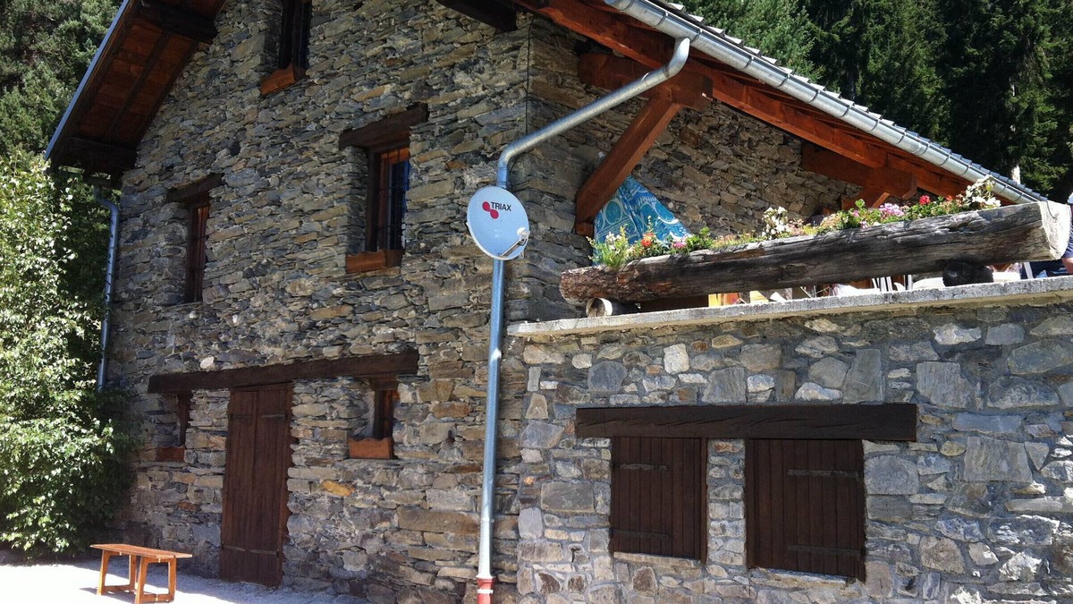 Seez Ski Chalet | Complete cottage on 5000m, 1500m above sea level, halfway La Rosiere and Seez