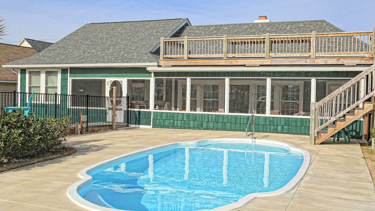 Atlantic Beach Cottage | Completely renovated, oceanfront home with private pool, deck, WiFi & AC
