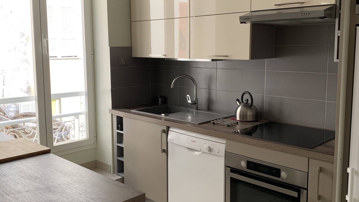 Vernier Apartment | Completely renovated 2-room Libération apartment