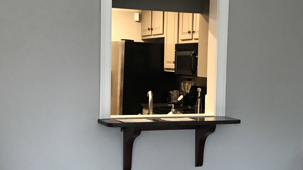 Sandy Springs House | Completely Renovated Cozy 3 Bedroom Townhouse with access to GA-400 in 5 mins